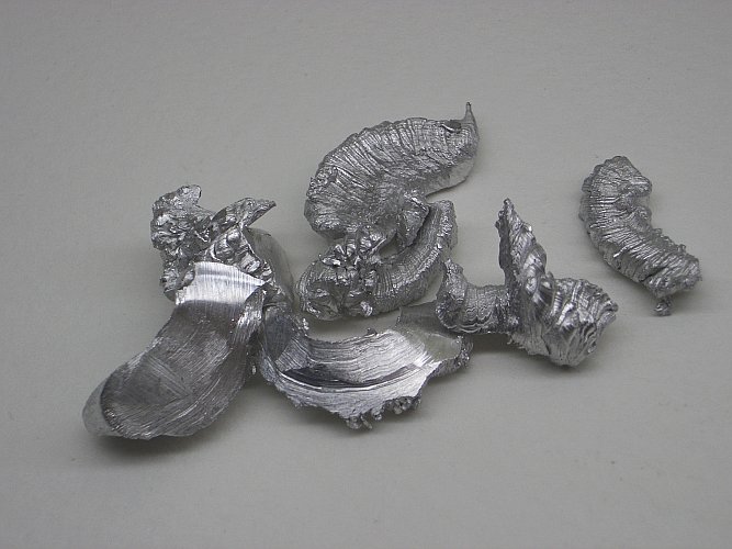 File:Aluminium metal pieces.jpg