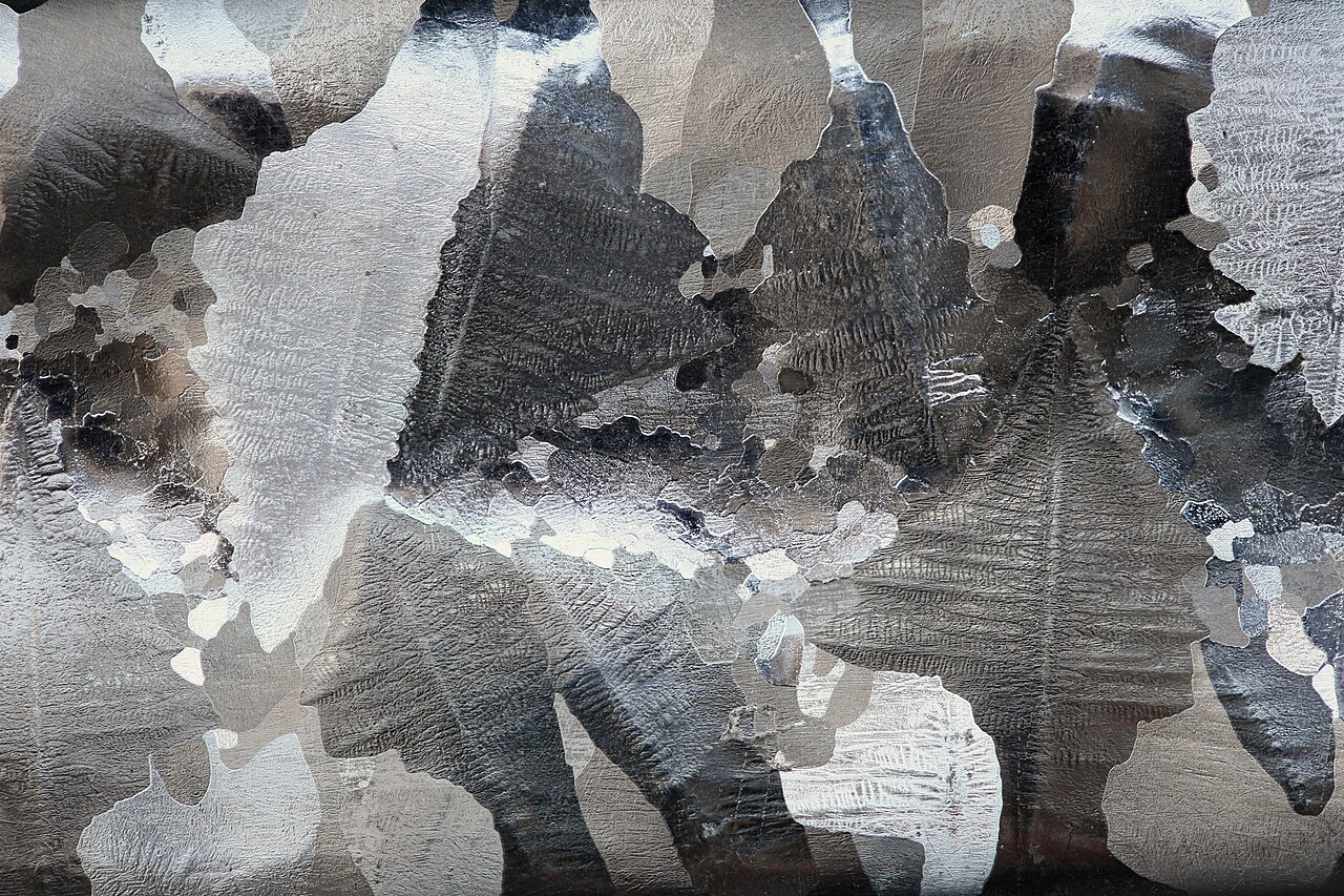 File:Aluminium bar surface etched.jpg